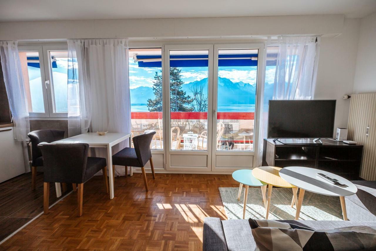 Terrace With Lake & Mountain View Монтрьо Екстериор снимка